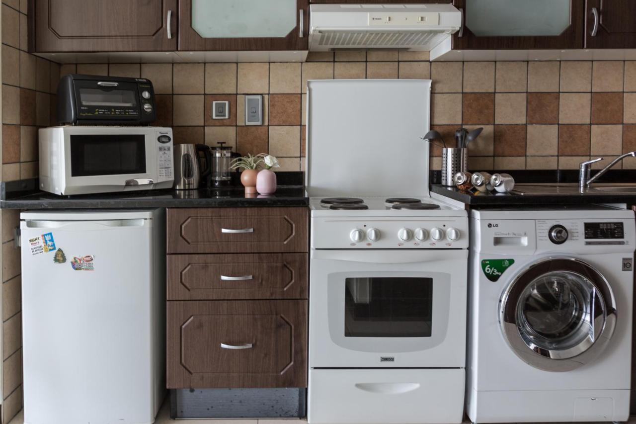 Apartmán Higuests - Cozy Studio With Panoramic Views On The Lake Dubaj Exteriér fotografie