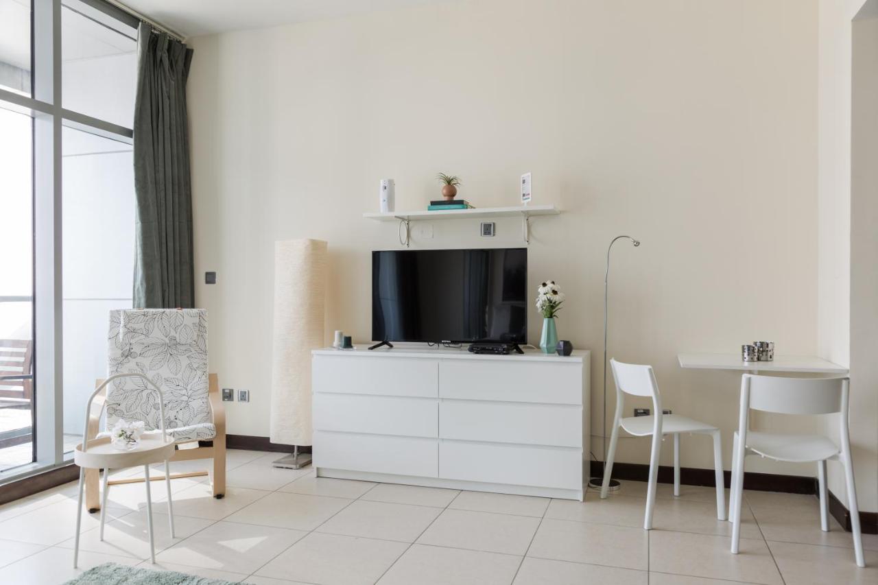 Apartmán Higuests - Cozy Studio With Panoramic Views On The Lake Dubaj Exteriér fotografie