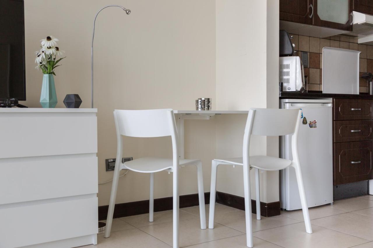 Apartmán Higuests - Cozy Studio With Panoramic Views On The Lake Dubaj Exteriér fotografie
