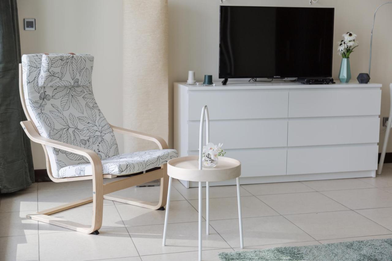 Apartmán Higuests - Cozy Studio With Panoramic Views On The Lake Dubaj Exteriér fotografie